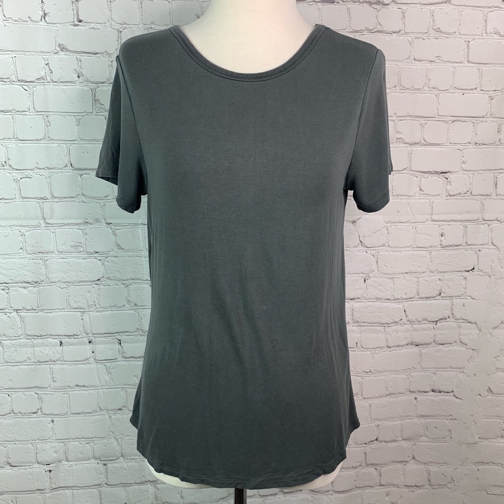 🌈3X$25⚡️BKE Open Back Blouse Size XS